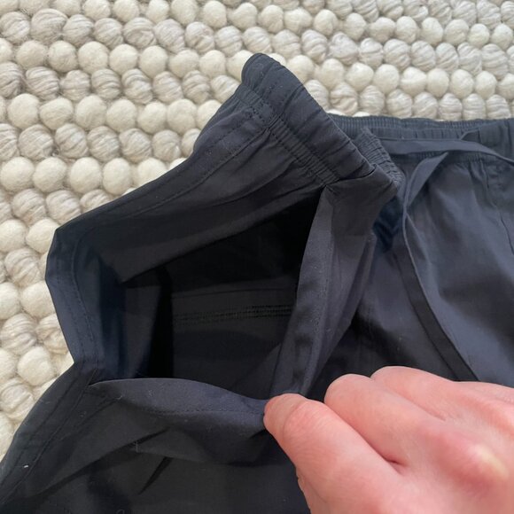 Lululemon Cotton-Blend Poplin High-Rise Short 4" - Picture 4 of 5